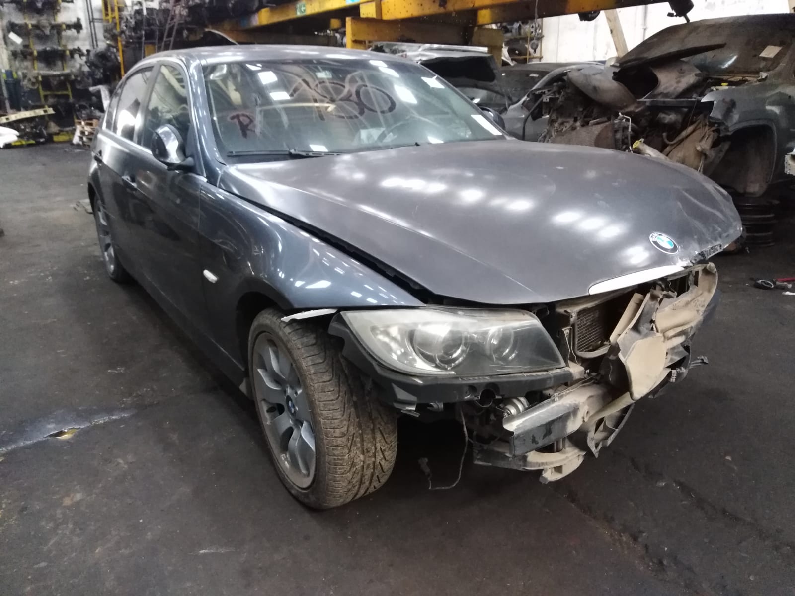 MUñON BMW 325 2006  USADO  EN DESARME